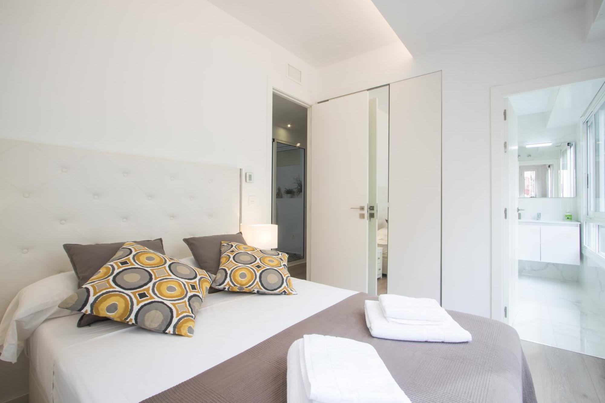 4 Bedroom/3 Baths W/ Ac In Near Beach! Alicante Exteriör bild