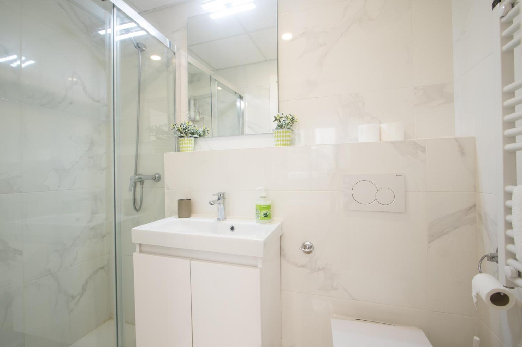 4 Bedroom/3 Baths W/ Ac In Near Beach! Alicante Exteriör bild