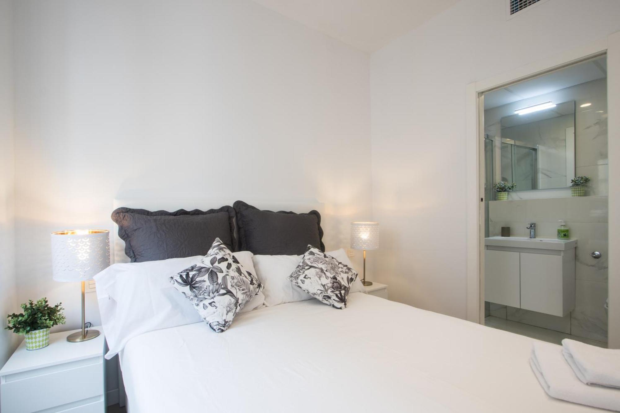 4 Bedroom/3 Baths W/ Ac In Near Beach! Alicante Exteriör bild