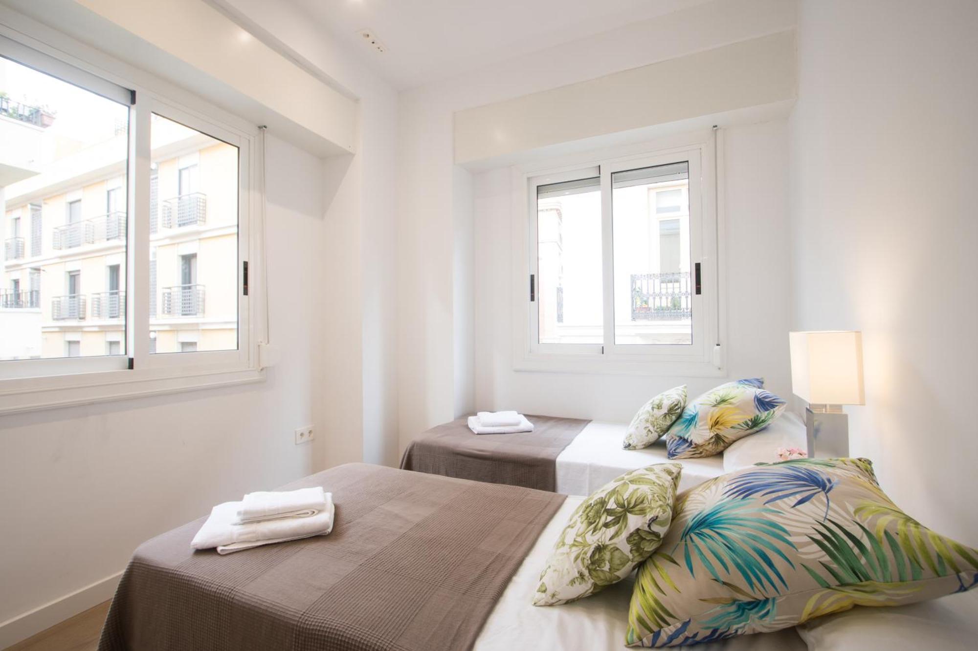 4 Bedroom/3 Baths W/ Ac In Near Beach! Alicante Exteriör bild