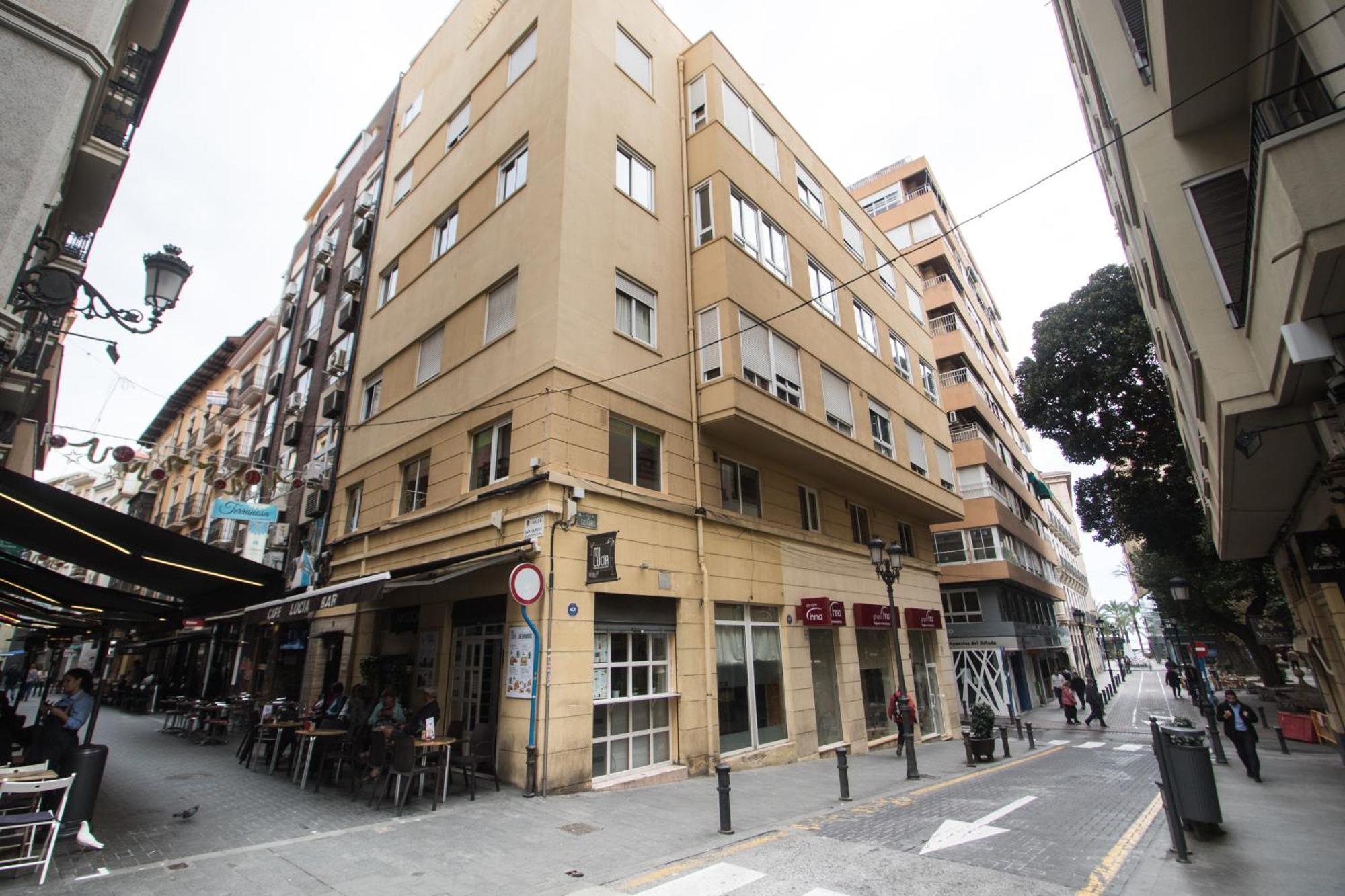 4 Bedroom/3 Baths W/ Ac In Near Beach! Alicante Exteriör bild