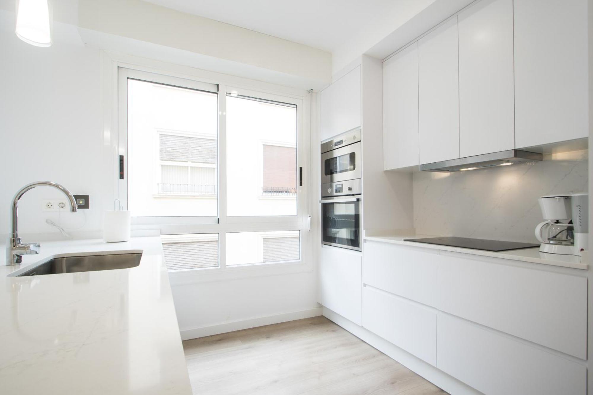 4 Bedroom/3 Baths W/ Ac In Near Beach! Alicante Exteriör bild